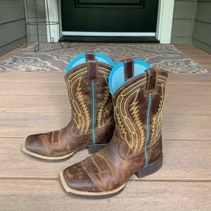 Boys Ariat Boots 🌵⭐️🐄